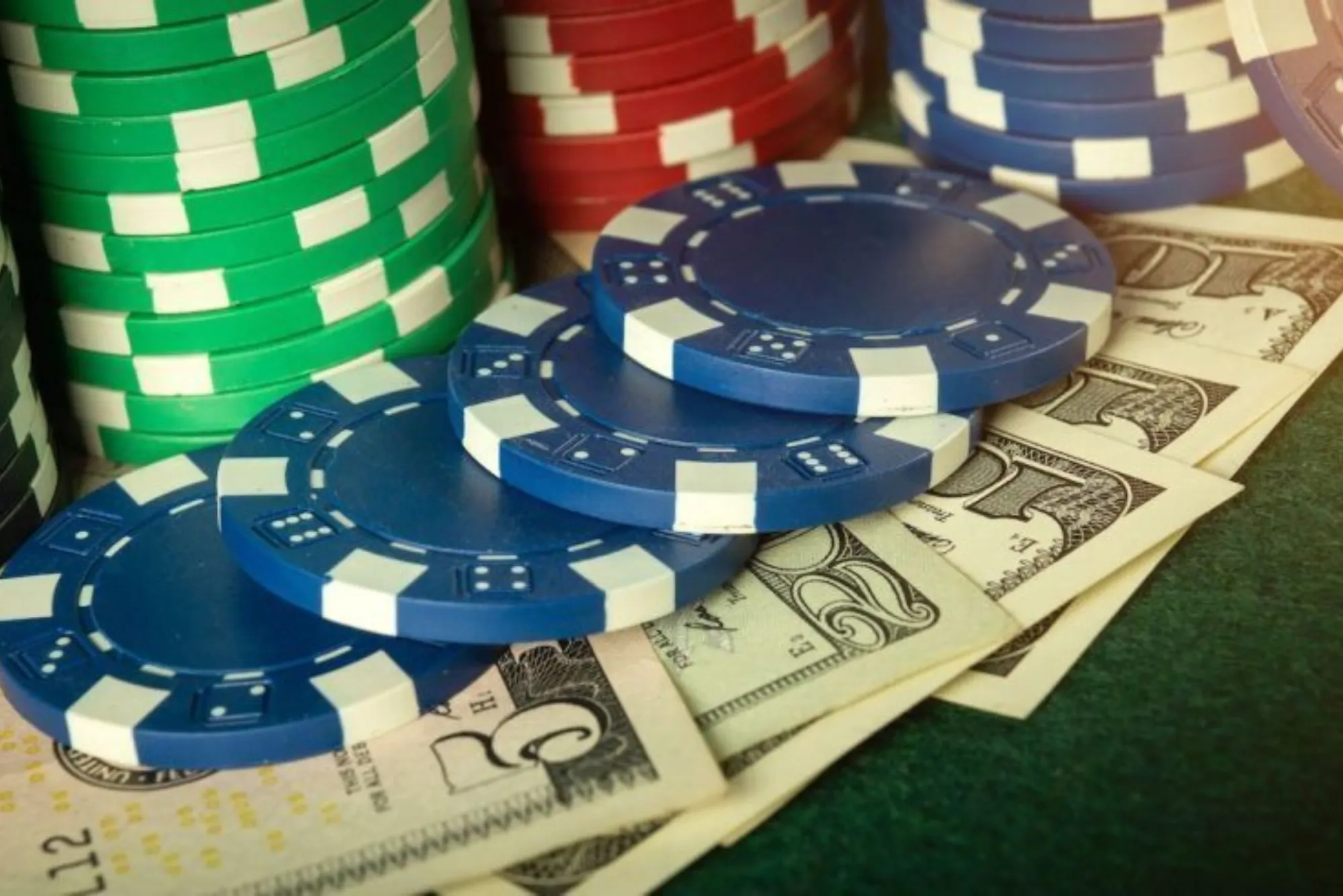 How to Manage Bankroll in Poker Betting